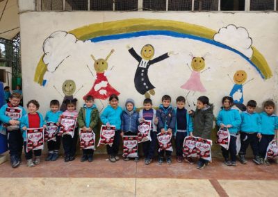 Syria: Winter clothes and shoes for school children