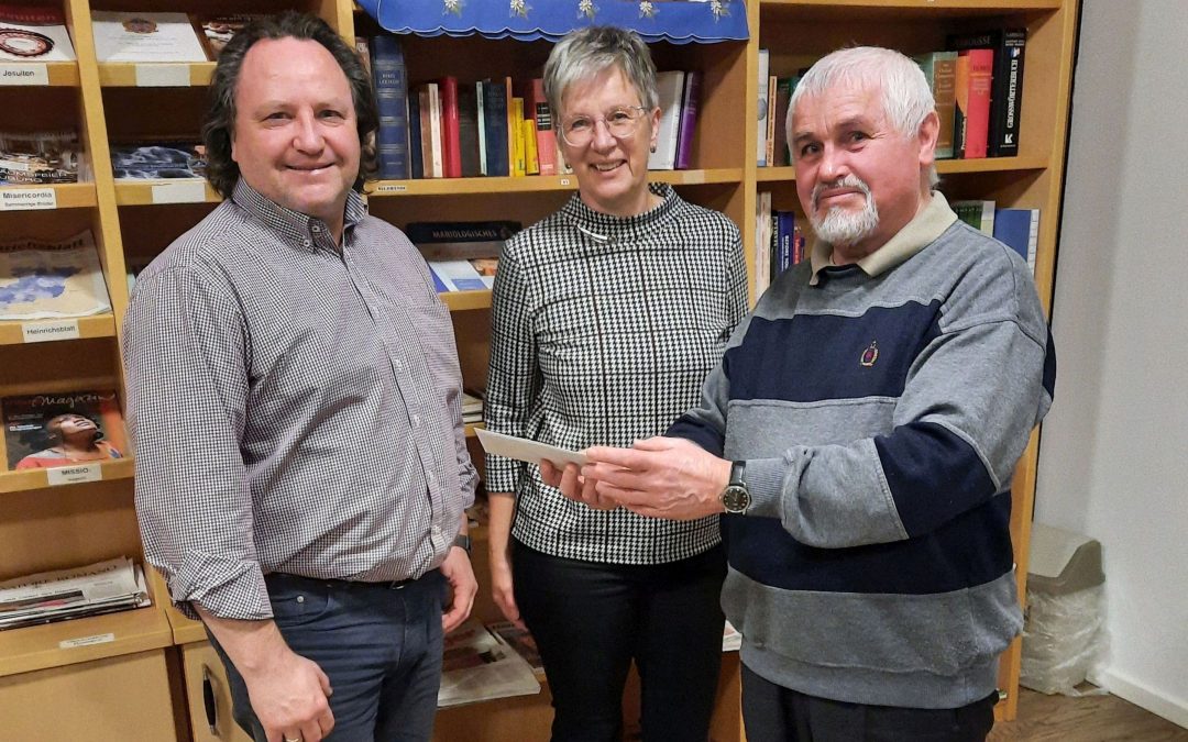 Liedertafel Furth hands over donation from Christmas concert