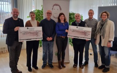 Maristen-Gymnasium Furth spendet für Brunnenbohrung in Roo, Kenia