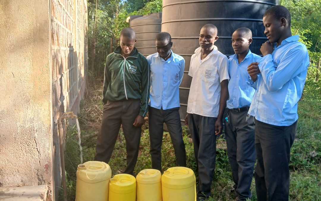 Kenia: Neuer Wasserbrunnen in Roo
