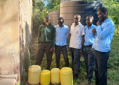 Kenia: Neuer Wasserbrunnen in Roo
